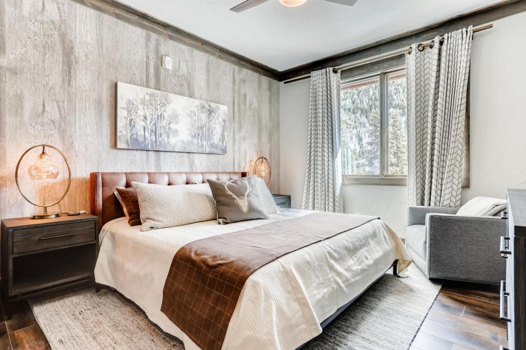 Bedroom - River Building - New Seasons at Keystone