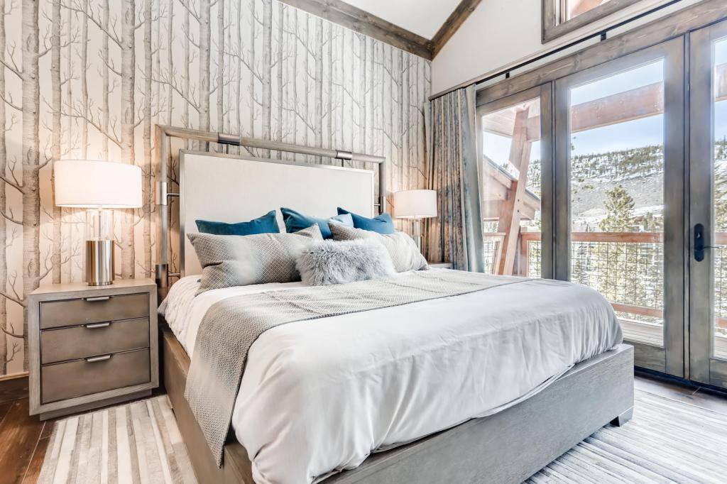 New Seasons at Keystone - 2nd floor bedroom