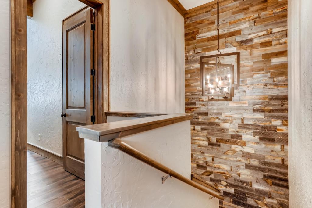 2nd Floor Landing - River Building